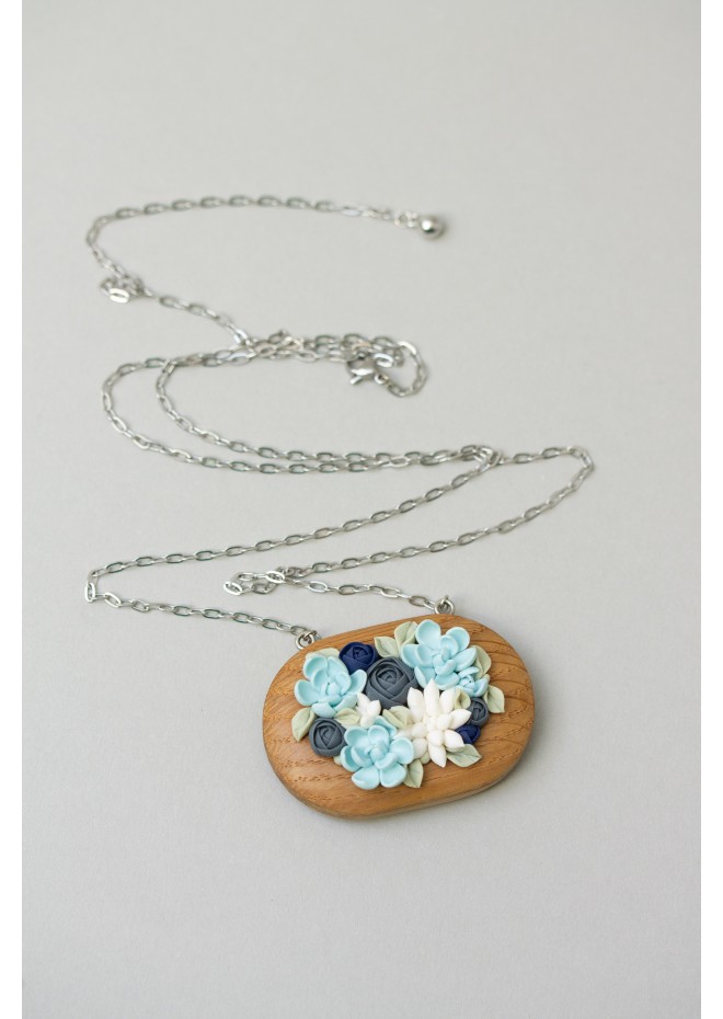 Succulent Necklace With Wooden Pendant