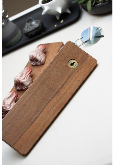 Striped Brown Nose Stand for Glasses and Sunglasses (Wall-mounted or Desk-mounted)