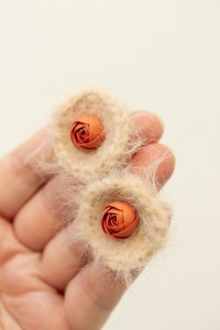 Cozy Crochet Flower Stud Earrings – Soft Yarn & Clay Rose Earrings, Lightweight Winter Jewelry for Sensitive Ears