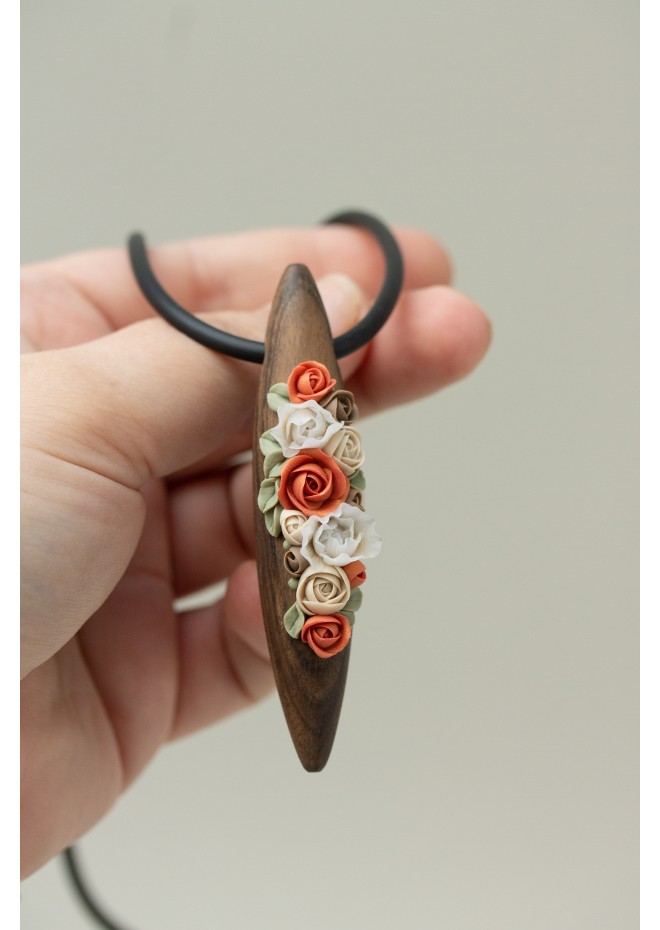 Bouquet necklace, Flowers in wood pendant.