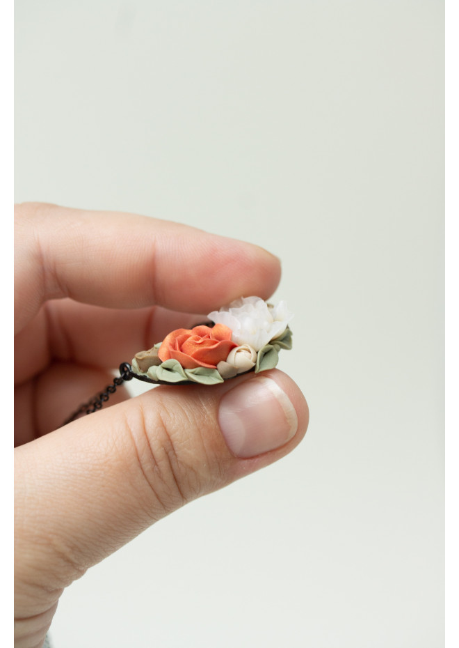 Handcrafted Floral Necklace - Versatile Accessory for Flower Enthusiasts