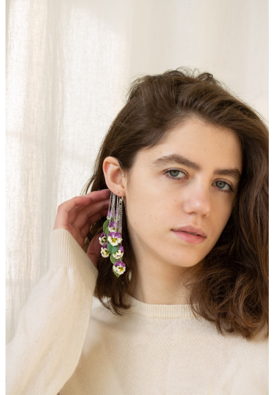 Chic Flower Bud Ear Cuffs: Stylish Non-Pierced Earrings with Delicate Blossoms, Pansy Flowers and Green Leaves