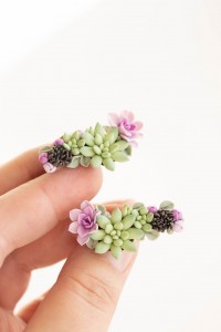 Succulent Echeveria Cuff earrings Green Pink Succulents dangle earrings, unique floral jewelry, design from EtenIren