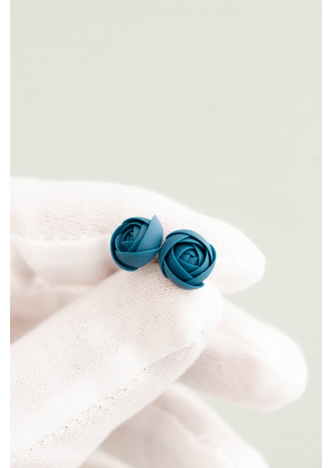 Blue Ranunculus Studs