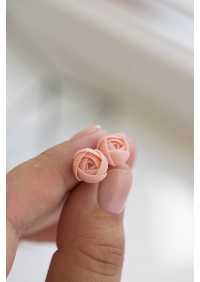 Light Pink Ranunculus Studs