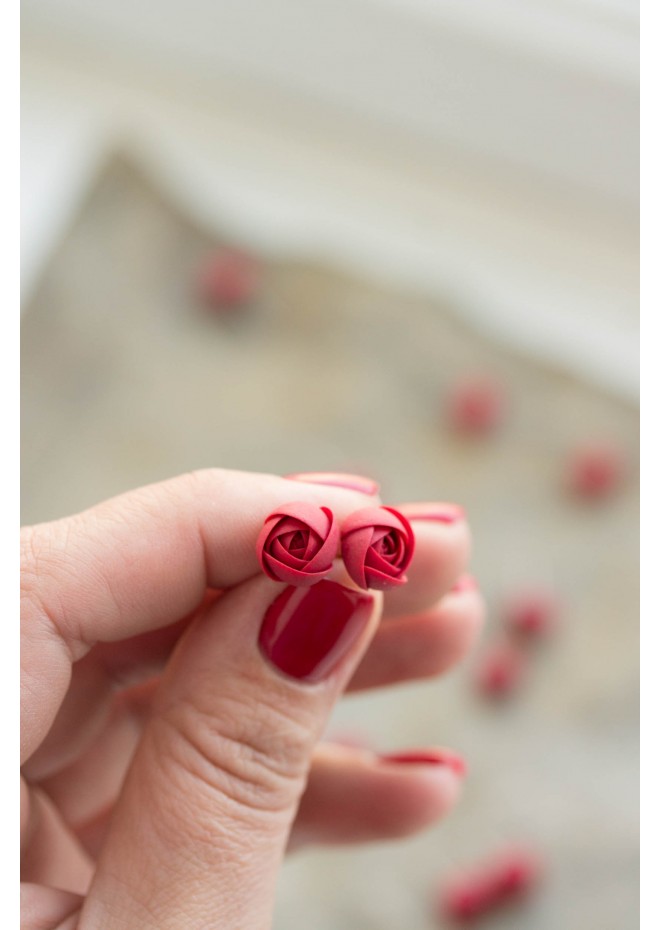 Red Ranunculus Studs